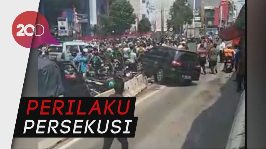 Massa Perusak Mobil di Mangga Besar Diburu Polisi