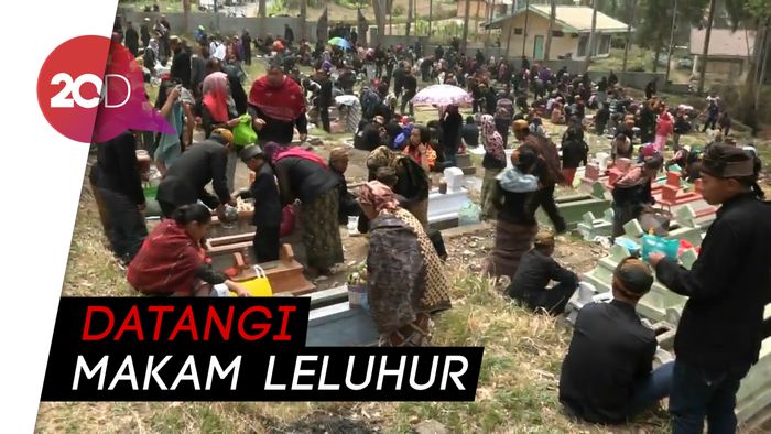 Tradisi Nyadran Warga Lereng Gunung Bromo