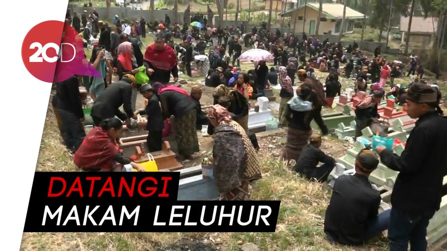 Tradisi Nyadran Warga Lereng Gunung Bromo