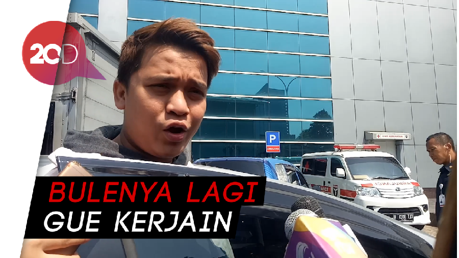 Beredar Foto dengan Bule Cantik, Siapa Sih itu Billy Syahputra?