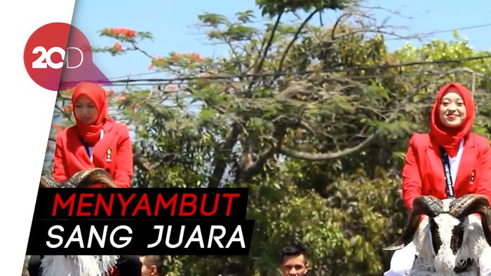  Enam Atlet Silat Peraih Medali Emas Diarak Warga Garut