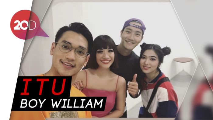 Foto Bareng Siwon SuJu, Bunga Citra Lestari Bikin Iri!