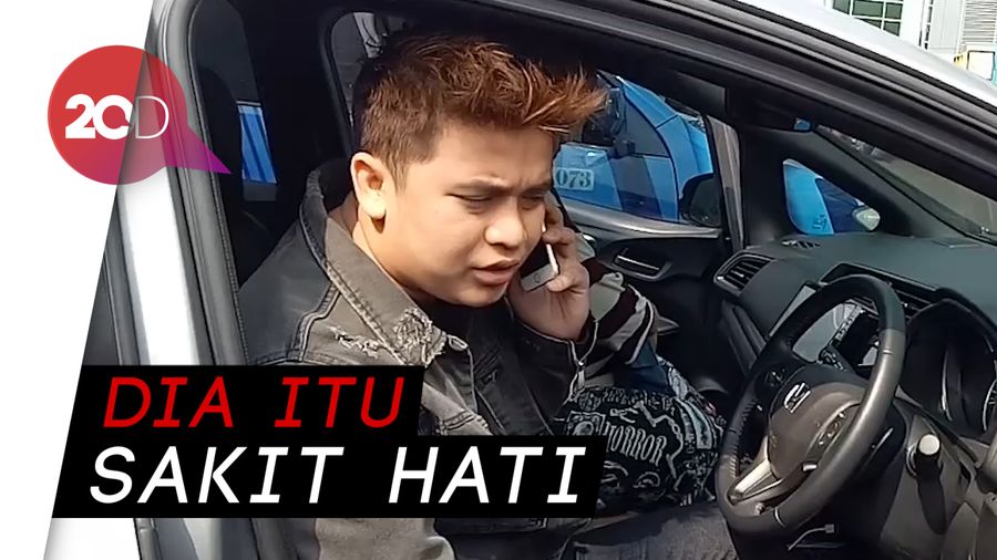 Gerah Dinyinyirin, Billy Syahputra Sebut Kriss Hatta Gagal Move On