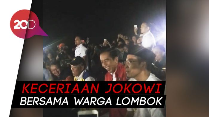 Goyang Dayung Jokowi saat Nobar Closing Asian Games di Lombok