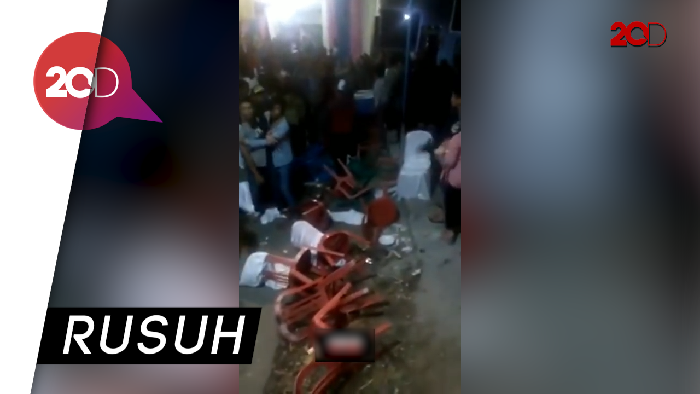 Diduga Mantan Kekasih Datang, Pesta Pernikahan Berantakan