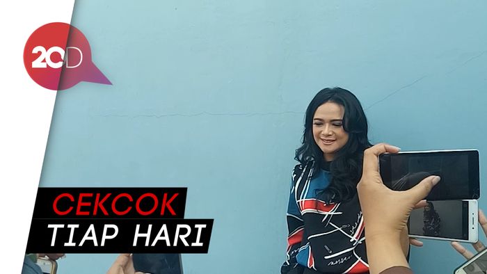 Bukan Orang Ketiga, Ini Alasan Shezy Idris Gugat Cerai Suami