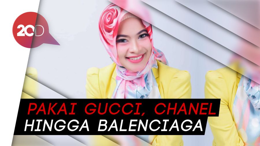 Politisi Golkar Ini Cantik Berhijab dengan Gaya Mewah