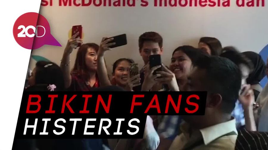 Saat Kevin/Marcus Jadi Sasaran Selfie Para Perempuan dan Lelaki