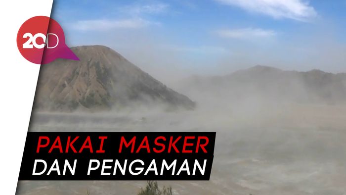 Badai Pasir Terjang Bromo, Turis Diimbau Hati-hati