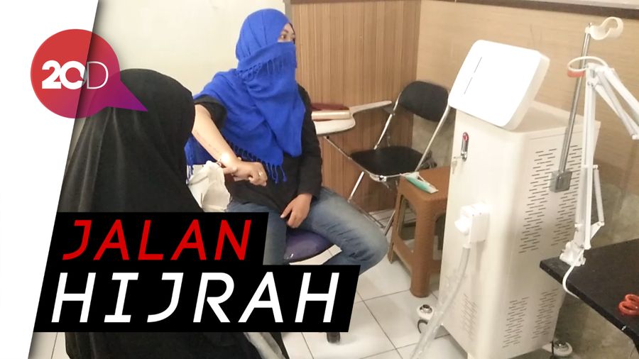 Dulu ‘Memberontak’ dan Tato Tubuh, Kini Mereka Berhijab