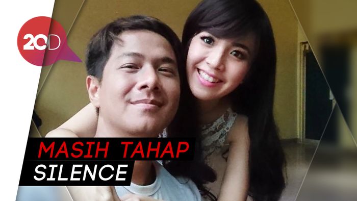 Delon Enggan Berkomentar Banyak, Masih Cinta Yeslin Wang?