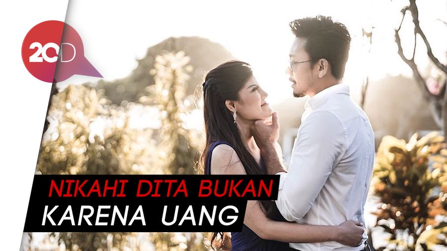 Catat! Denny Sumargo Nikahi Dita Soedarjo Bukan Karena Uang