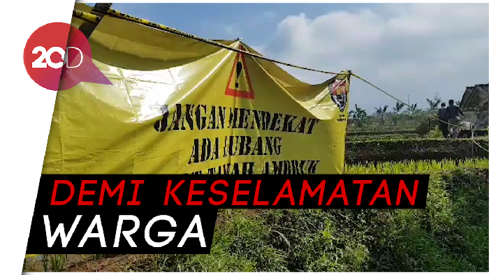 Polisi Pasang Peringatan di Lubang Misterius Sukabumi
