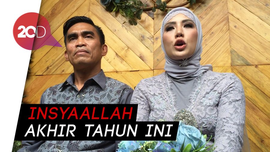 Senyum Malu Shinta Bachir saat Dilamar Sang Anggota DPRD Sidrap Senyum Malu Shinta Bachir saat Dilamar Sang Anggota DPRD Sidrap