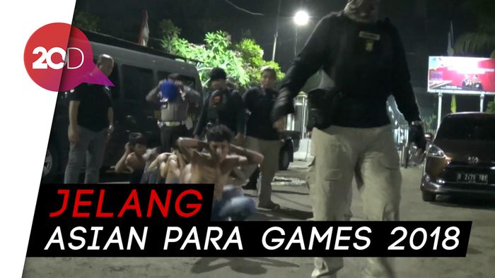  Polres Jaktim Amankan Pelaku Pemerasan dan Puluhan Botol Miras 