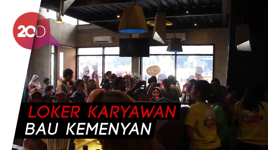 Restoran Ashanty Ditaburi Kemenyan dan Dupa oleh Pria Misterius