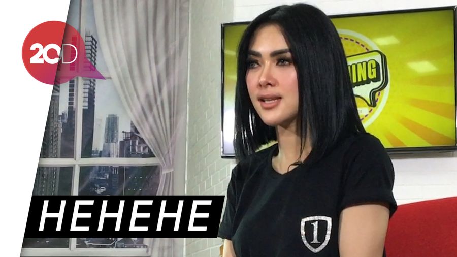 Senyum Manjah Syahrini Saat Ditanya Soal Saldo Rekening