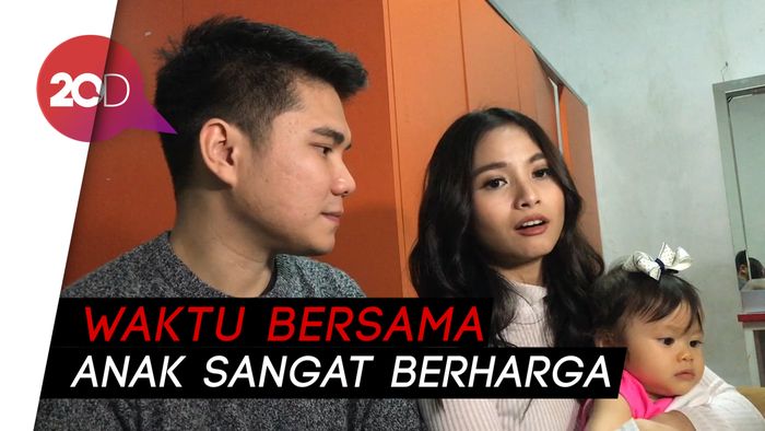 Tanpa Babysitter, Acha Septriasa Nikmati Jadi Ibu