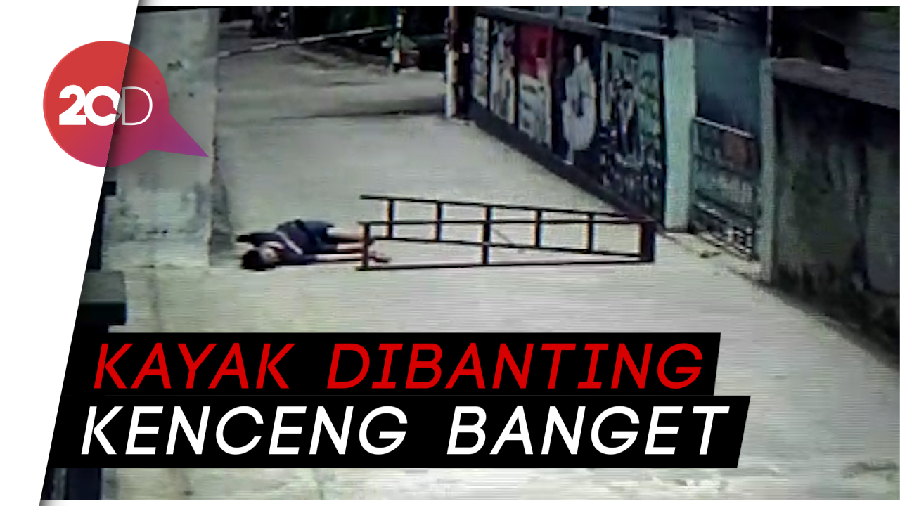 Begini Kronologi Ade Gingsul Jatuh dari Tangga