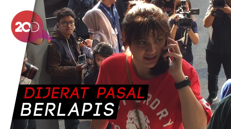 Hilda Vitria dan Ibunya Resmi Polisikan Kriss Hatta