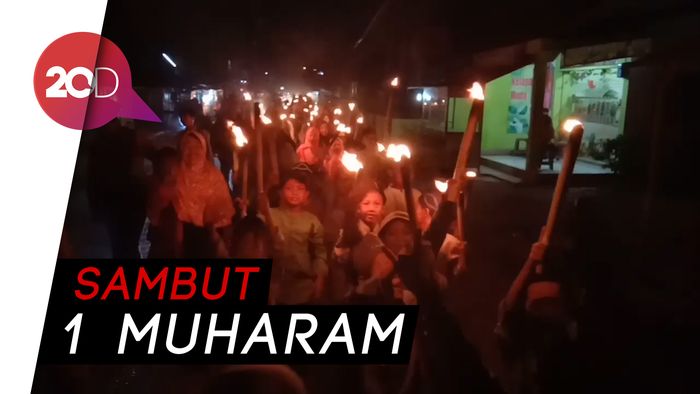 Semarak Warga Bandung Gelar Pawai Obor Sambut 1 Muharam