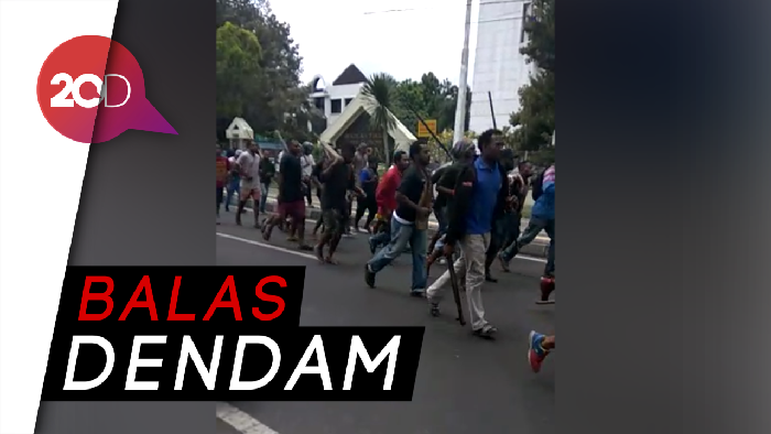 Sekelompok Pemuda Bersenjata Berlarian di Sleman