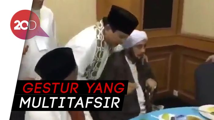 Heboh Gestur Habib Syech Saat Dirangkul Prabowo