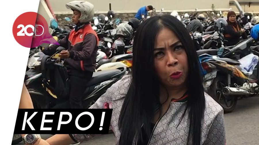 Kata Anisa Bahar soal Kabar Pisah Ranjang dengan Suami
