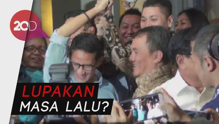 Momen Andi Arief Peluk Hangat Prabowo dan Sandi