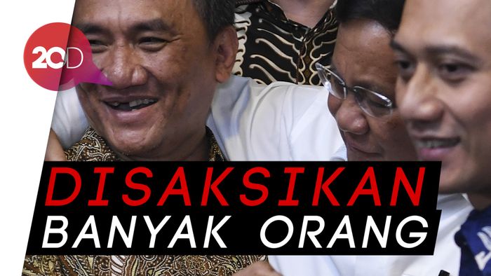 Rangkulan Prabowo ke Andi Arief yang Menarik Perhatian