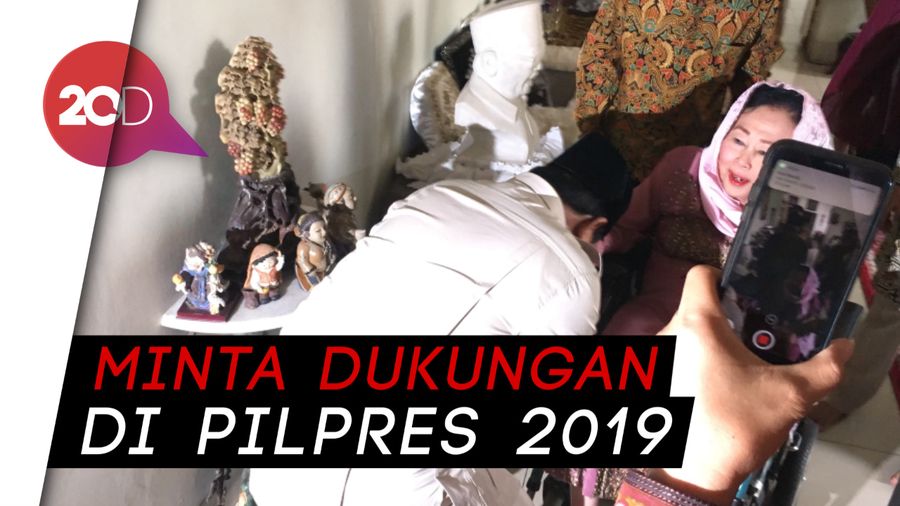 Saat Prabowo Cium Tangan Istri Gus Dur 2 Kali