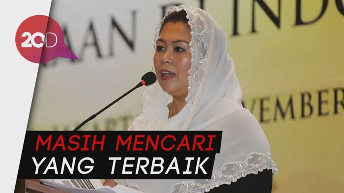 Yenny Wahid di Antara Prabowo-Sandi dan Jokowi-Maruf