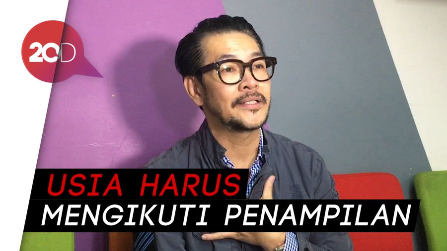 Cara Ferry Salim Tetap Stylish di Usia 51 Tahun