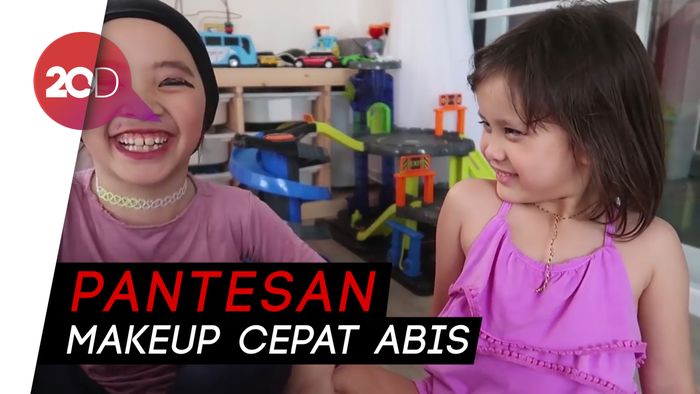 Lucunya Makeup Putri Zaskia Adya Mecca ala Beauty Vlogger