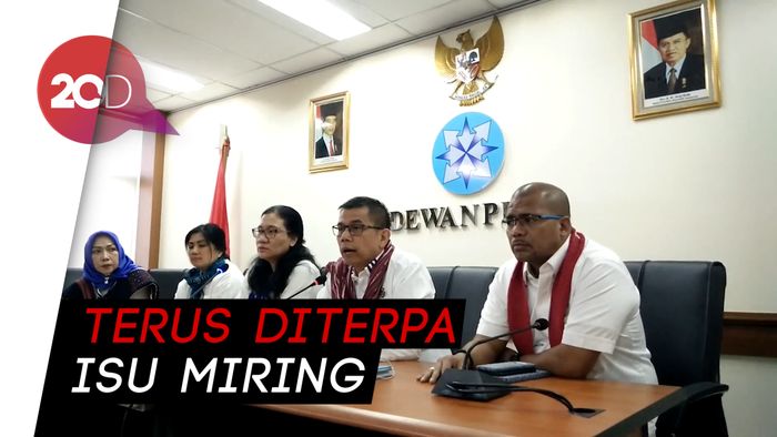 PD: Yang Kompetisi Jokowi-Prabowo, Tapi yang Digebukin SBY Terus