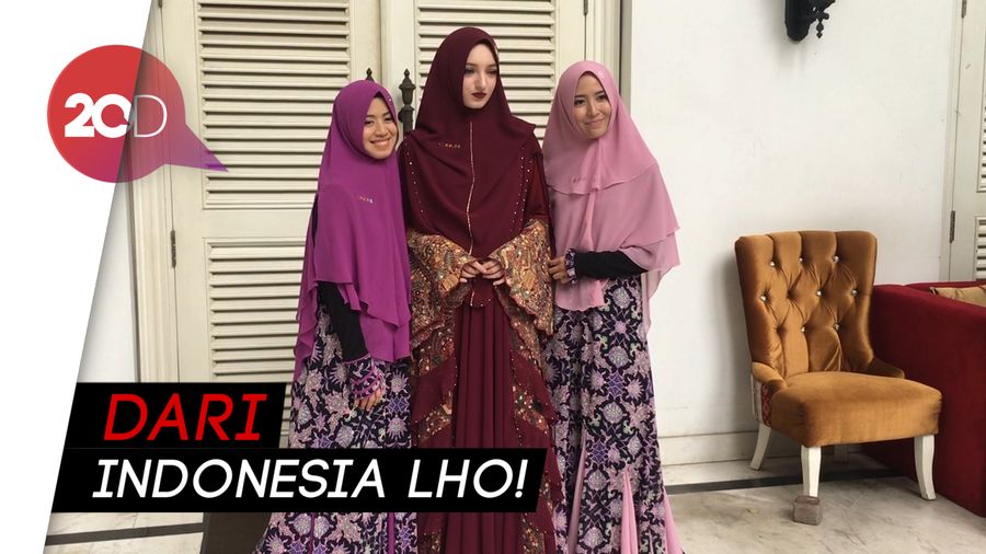 Ini Desainer Busana Muslim Syari Pertama di Paris Fashion Week