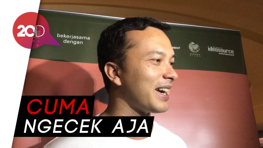 Nicholas Saputra Sempat Ragu Berperan Jadi Sahabat Dian Sastro