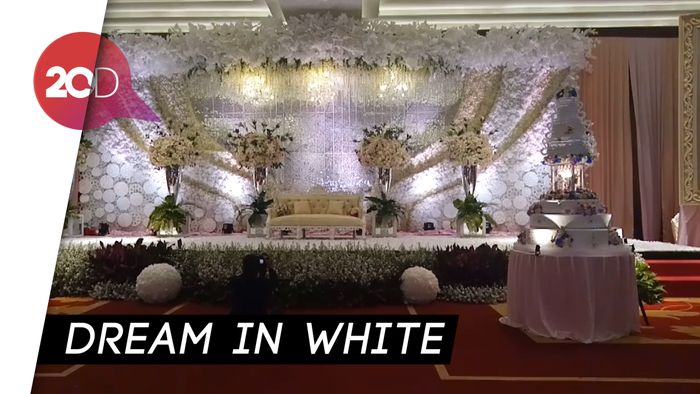 Eza Gionino dan Echa Gelontorkan Rp 300 Juta untuk Resepsi