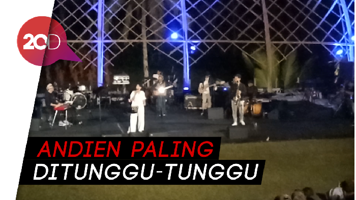 Hawa Dingin Tak Surutkan Semangat Penonton Jazz Gunung Ijen