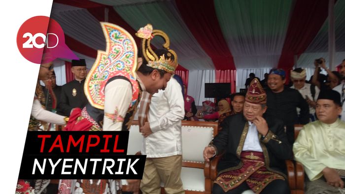 Ketum PPP Berkostum Gatot Kaca, Sekjennya Arjuna