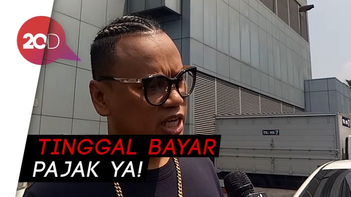 Pajak Melambung, Uya Kuya Tak Ragu Beli Seri Terbaru iPhone