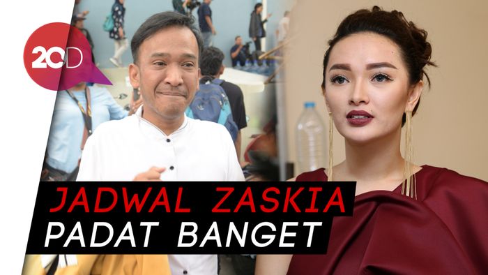 Zaskia Gotik Sudah Kembali Sehat Pasca Pingsan di Panggung