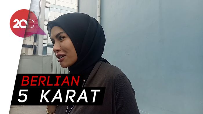 Pamer Berlian, Nikita Mirzani Tekankan Itu Bukan dari Dipo