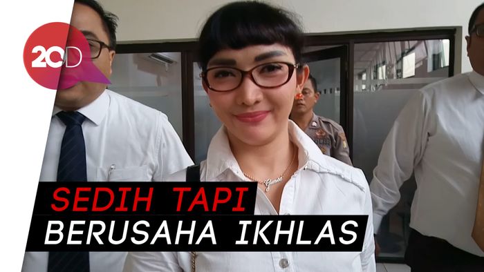 Rumahnya Dibobol Maling, Roro Fitria Syok Kehilangan Rp 3 Miliar