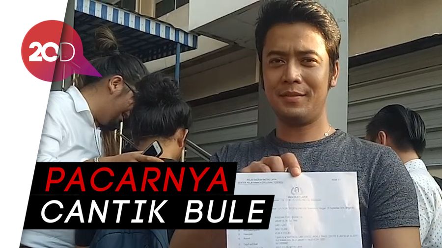 Tak Sabar Cerai, Kriss Hatta Sudah Punya Gandengan Baru
