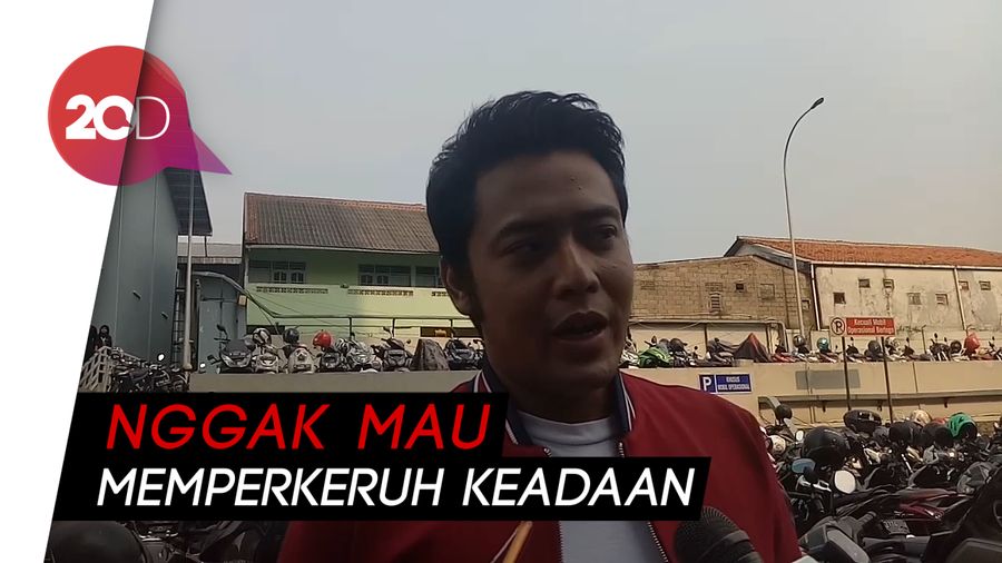 Ditelepon Billy Syahputra, Kriss Hatta Diam Membisu