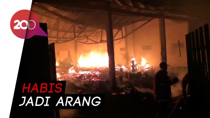 Gudang Mebel di Pasuruan Ludes Terbakar, Ratusan Juta Melayang