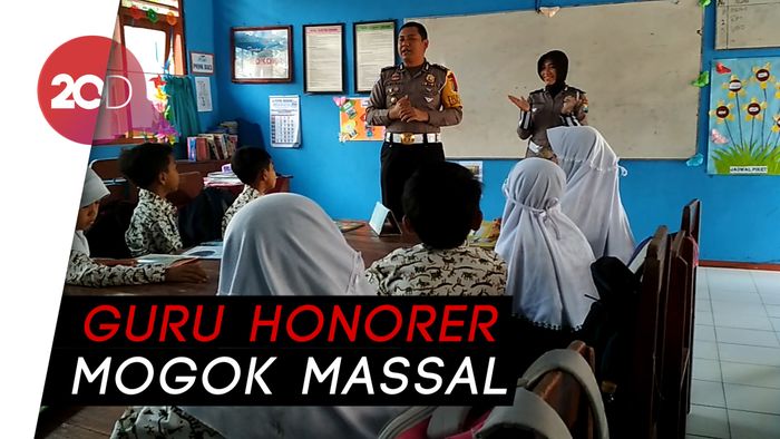 Guru Honorer Mogok Ngajar, Polisi Blitar jadi Guru SD