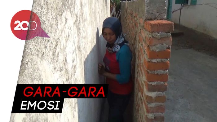 Kacau! Akses Rumah Ditutup Tembok Tetangga