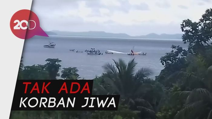 Waduh!  Pesawat Air Niugini Mendarat di Laut